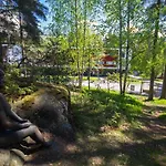 Linnasmaeki Hostel *