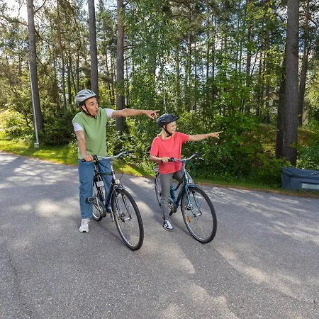林奈兹玛科旅馆 *