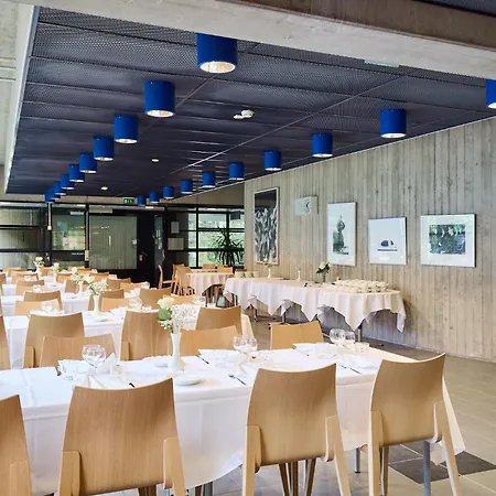 Linnasmaeki Hostel *