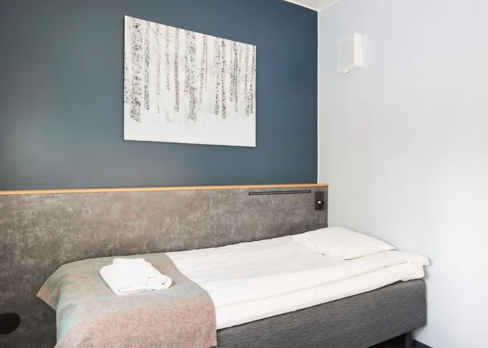 Linnasmaeki Hostel *